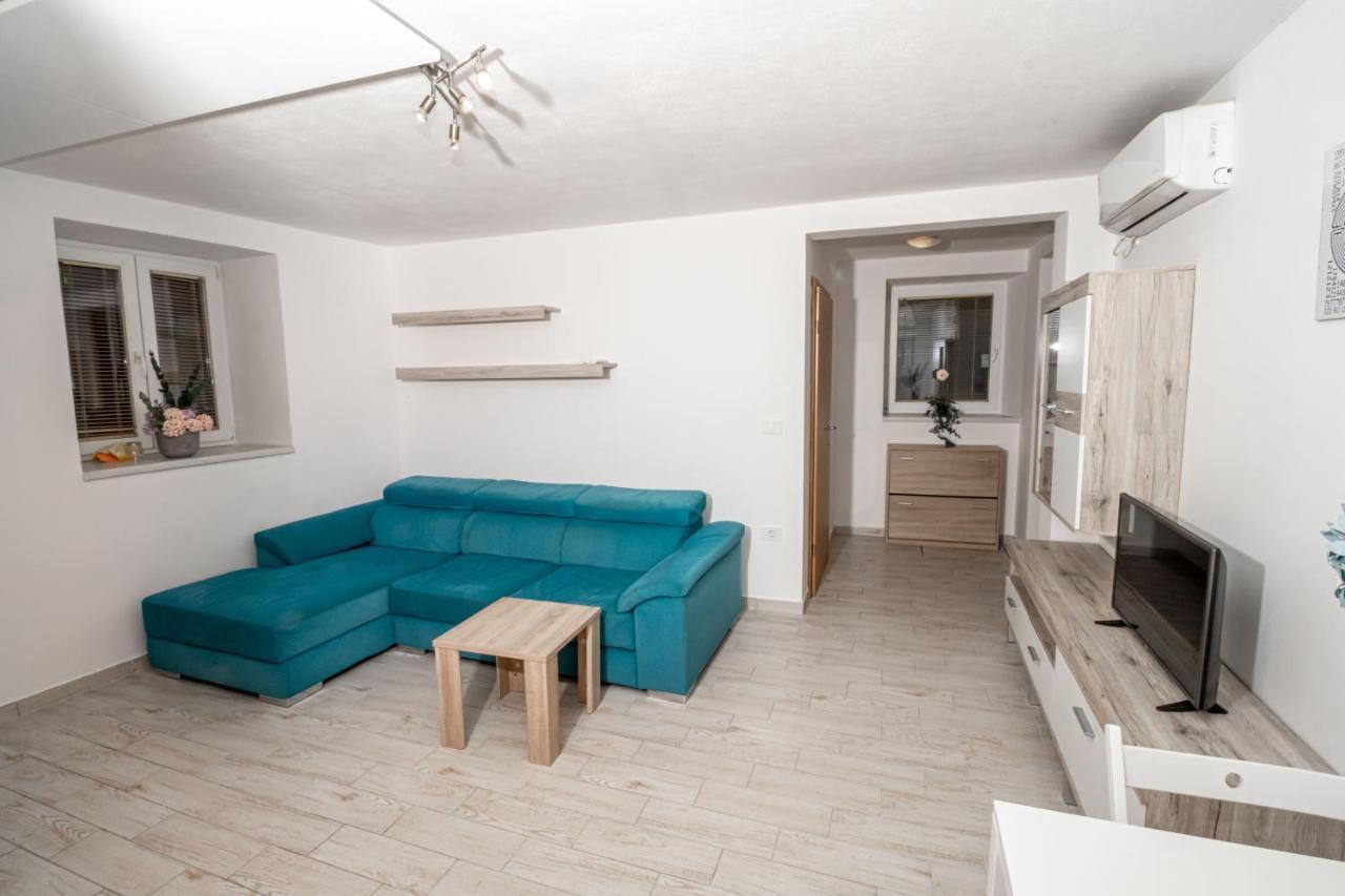 Sml Apartments 2 Izola Exterior photo